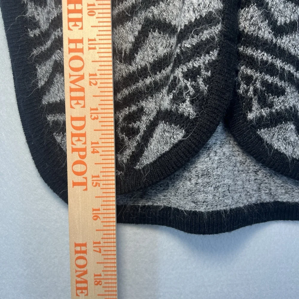 Carter's Girl Hooded Pullover Poncho Knit Black Gray Toddler Size 3T Sweater Top